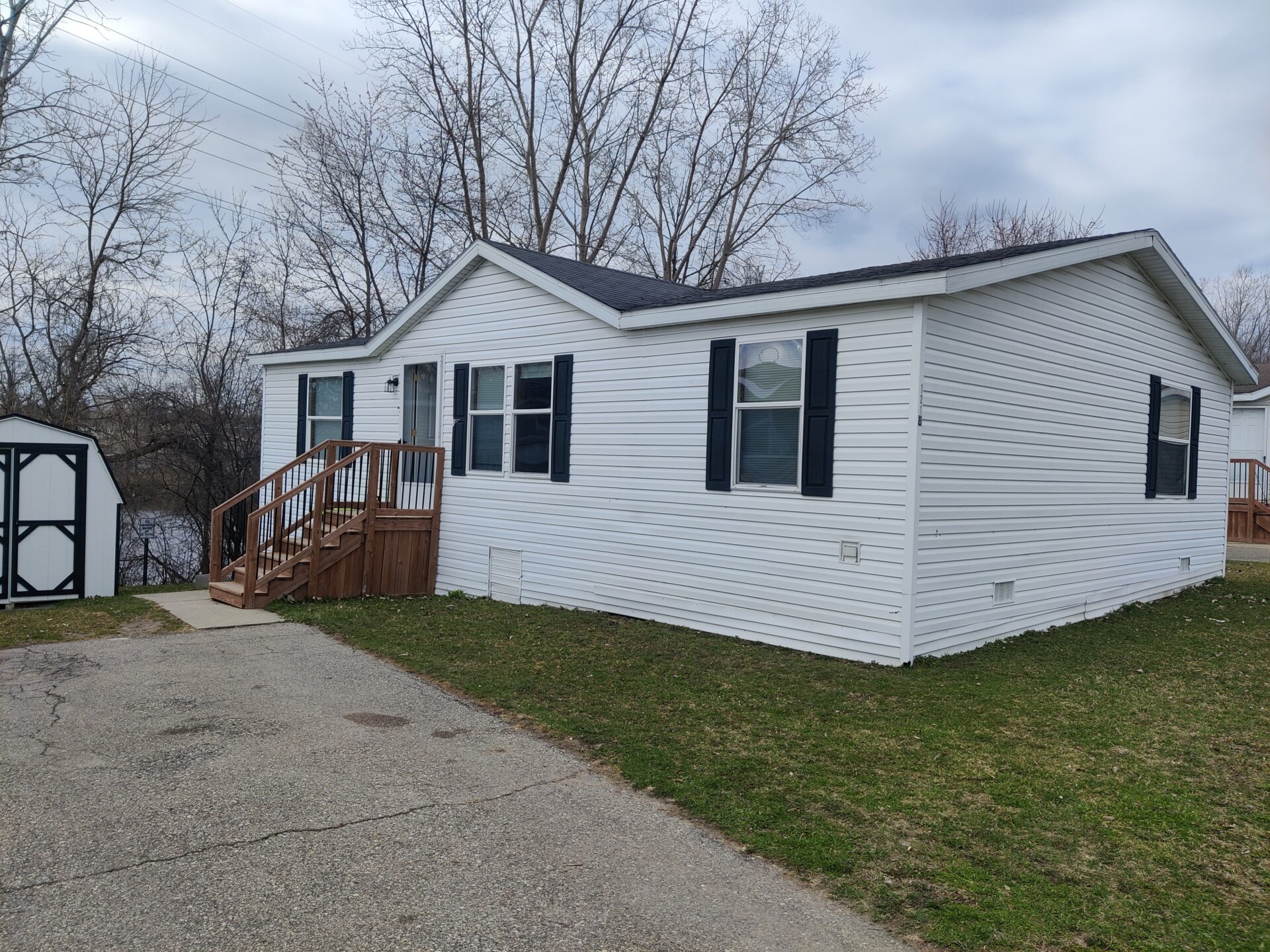 Outside of Beautiful Double-Wide Move-In Ready Home in Pontiac