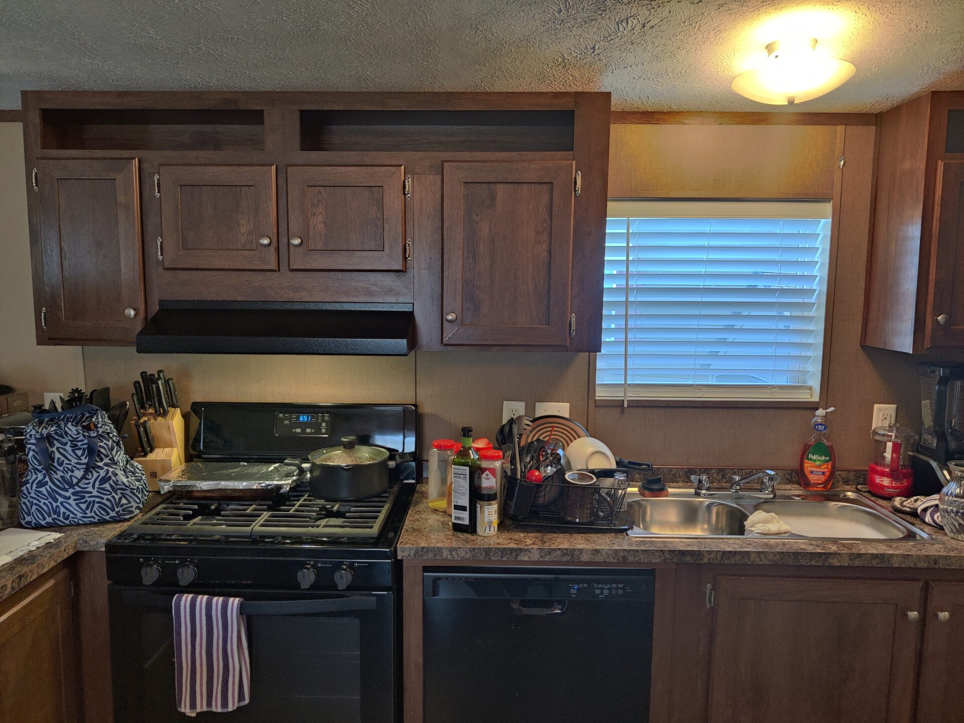 Kitchen of single wide manufactured home for sale in River's Edge, Clinton Township | Manufactured home buying in MI