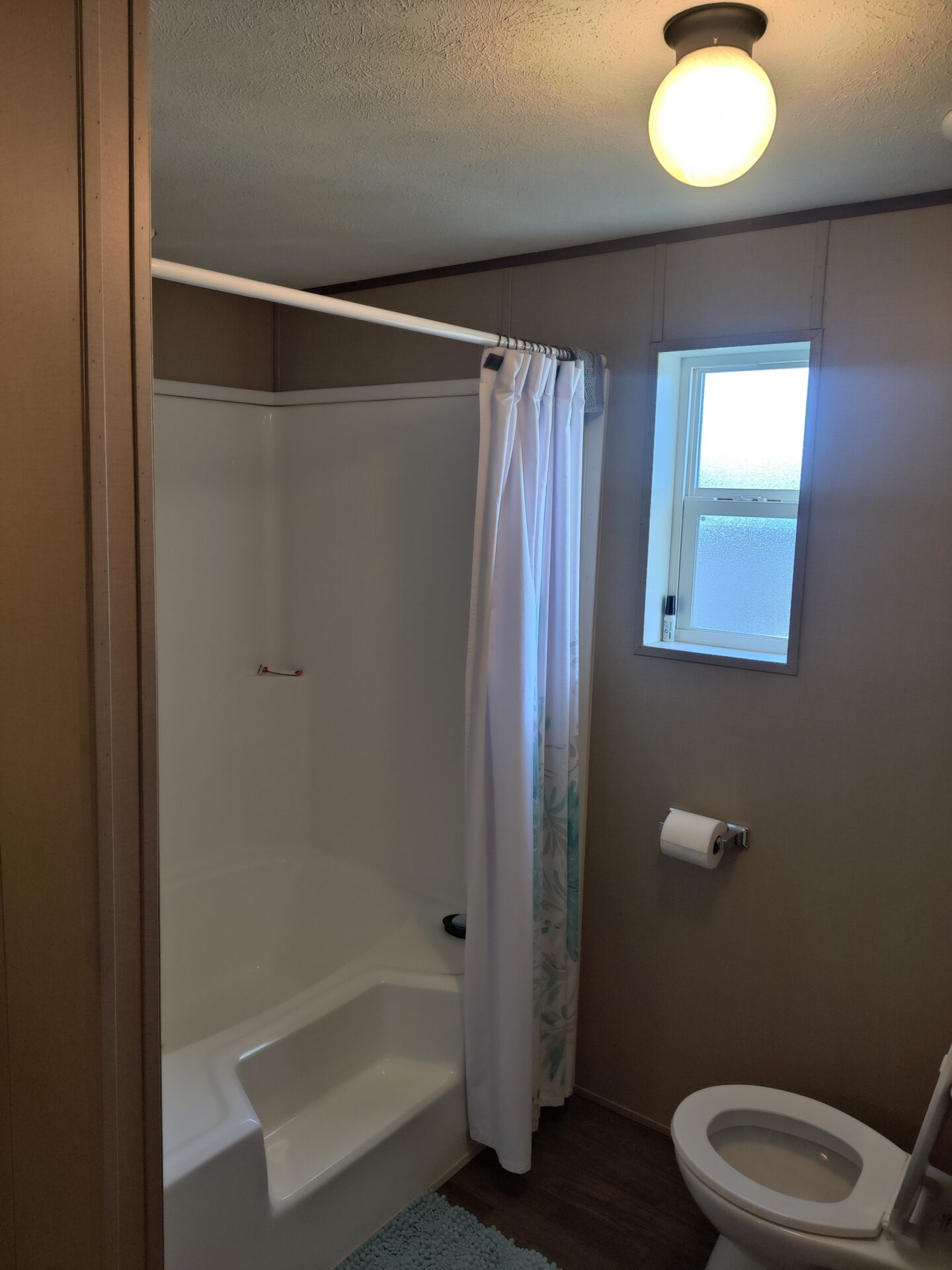 Full bathroom | Mobile Home in Clinton Township MI